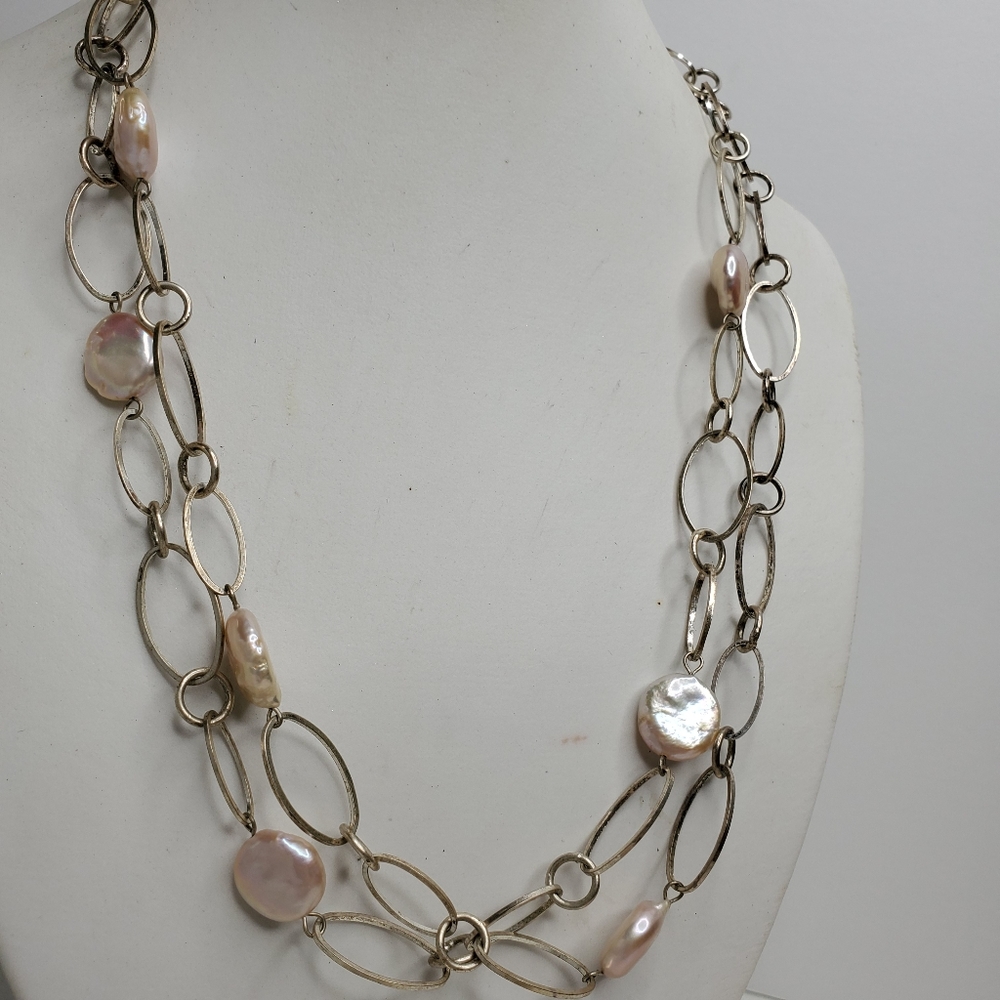 Pale Pink Freshwater Pearl Silver Loop Necklace